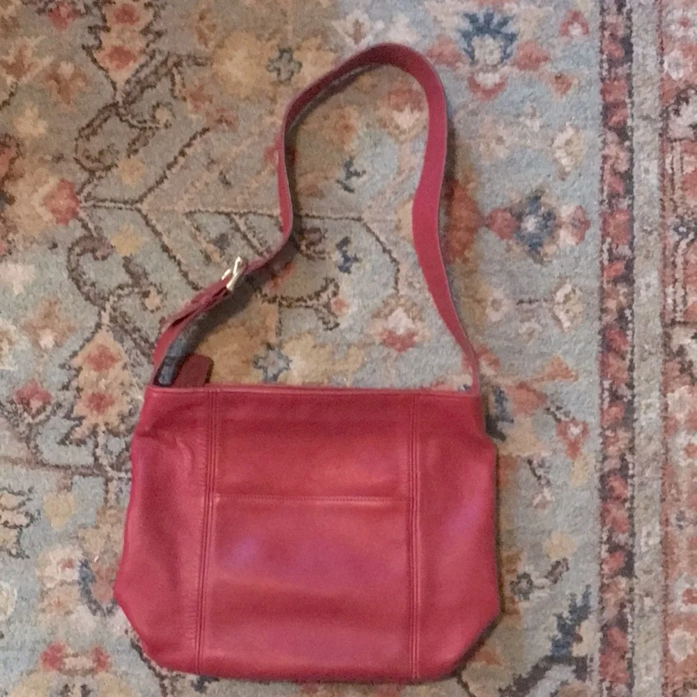 Vintage Cherry Red Coach Purse - Picture 4 of 16